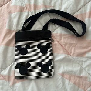 Disney Parks Mickey Mouse crossbody back adjustable strap EUC